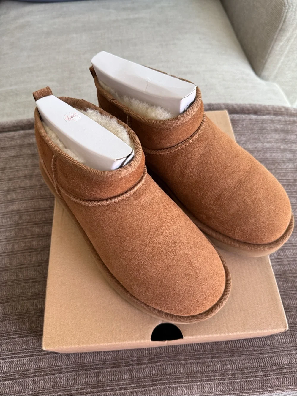 UGG Ultra Mini Boot - Picture 3 of 6